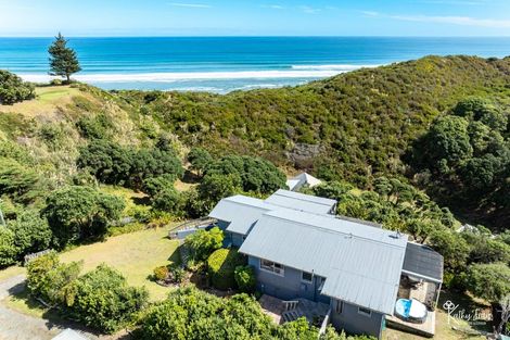 Photo of property in 13 Bayly Street, Baylys Beach, Dargaville, 0377