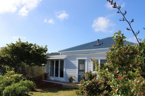 Photo of property in 33 Harland Street, Brooklyn, Wellington, 6021