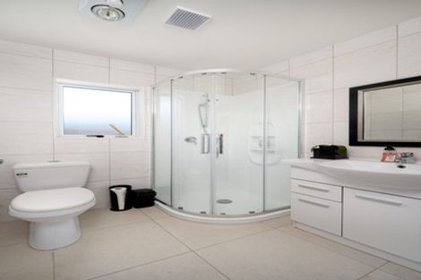 Photo of property in 16 John Broad Place, Flat Bush, Auckland, 2019