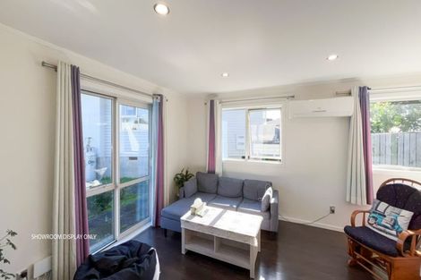 Photo of property in 15 Ware Place, Pakuranga Heights, Auckland, 2010