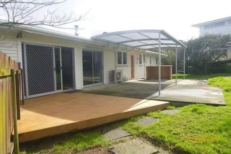 Photo of property in 2 Nielsen Place, Massey, Auckland, 0614
