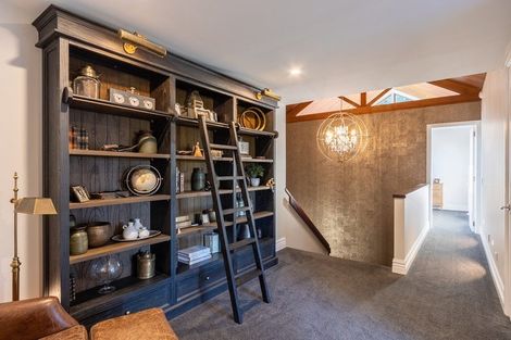 Photo of property in 2 Otaihanga Road, Paraparaumu Beach, Paraparaumu, 5032