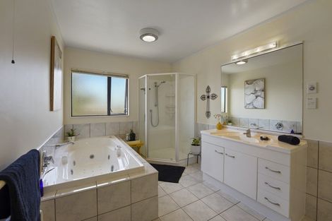 Photo of property in 31 The Masthead, Whitby, Porirua, 5024
