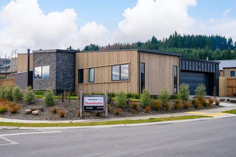 Photo of property in 72 Kirimoko Crescent, Wanaka, 9305