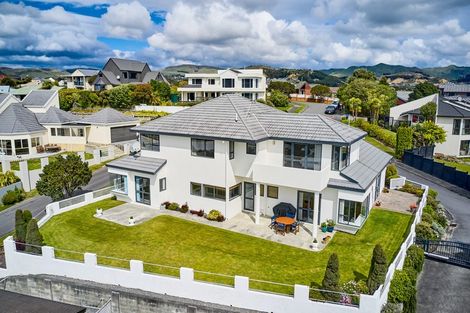 Photo of property in 30 Molyneux Close, Whitby, Porirua, 5024