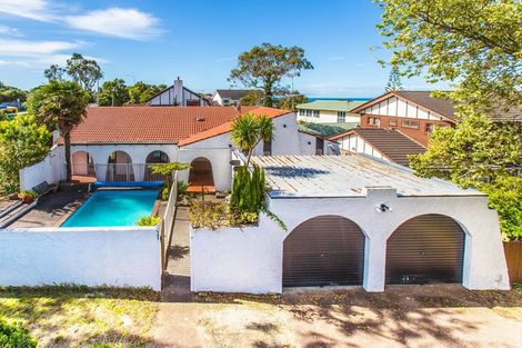 Photo of property in 349 East Coast Road, Mairangi Bay, Auckland, 0630