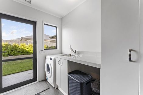 Photo of property in 7 Butler Place, Fitzherbert, Palmerston North, 4410