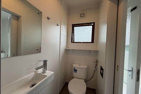 Photo of property in 1/22 Tui Glen Road, Birkenhead, Auckland, 0626