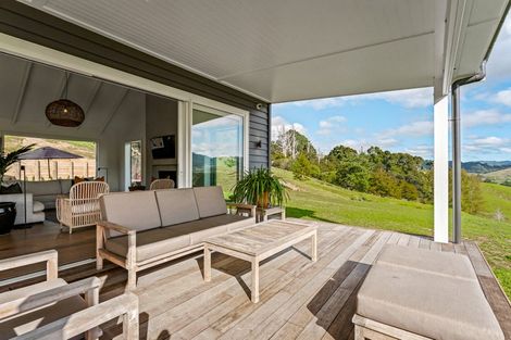 Photo of property in 48 Upper Whangateau Road, Big Omaha, 0985