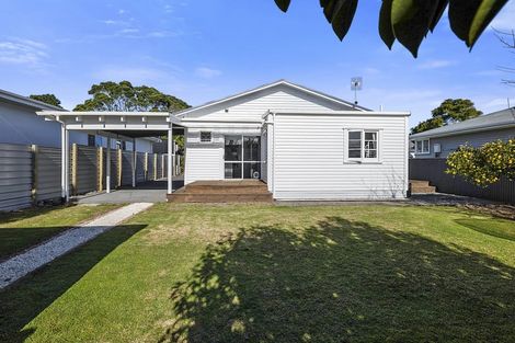 Photo of property in 15b Atiawa Street, Glen Avon, New Plymouth, 4312