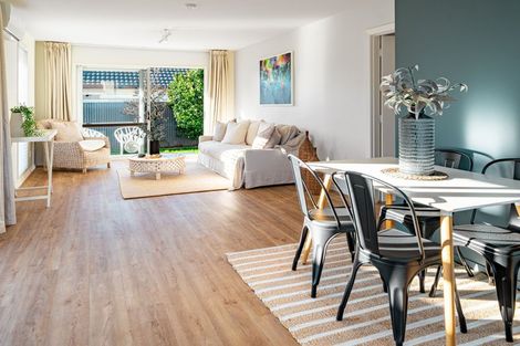 Photo of property in 18 Sawtell Place, Northcote, Christchurch, 8052