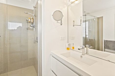 Photo of property in 14 Kelly Place, Whitianga, 3510