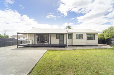 Photo of property in 73 Hillcrest Drive, Kelvin Grove, Palmerston North, 4414