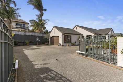 Photo of property in 25 Kilsyth Way, East Tamaki Heights, Auckland, 2016