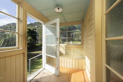 Photo of property in 118 Garden Road, Piha, 0772