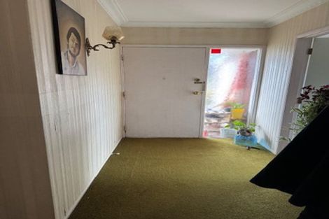 Photo of property in 2 Wells Road, Bucklands Beach, Auckland, 2012