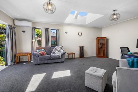 Photo of property in 6 Grove Place, Rangiora, 7400