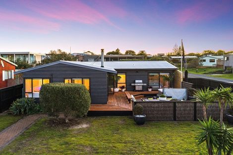 Photo of property in 2 The Southern Isle, Omaha, 0986