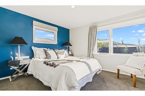 Photo of property in 37 Bentley Street, Russley, Christchurch, 8042