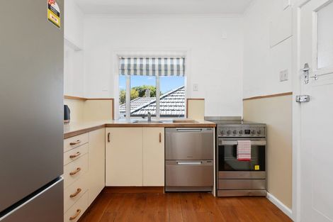 Photo of property in 4 Pitau Road, Mount Maunganui, 3116
