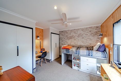 Photo of property in 56 Palmerston Road, Havelock North, 4130