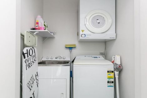 Photo of property in Miramar Villas, 12/6u Brussels Street, Miramar, Wellington, 6022