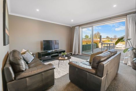 Photo of property in 14 Glenfinnan Place, West Melton, 7618