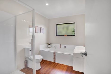 Photo of property in 88 Te Arei Road East, Lepperton, New Plymouth, 4373