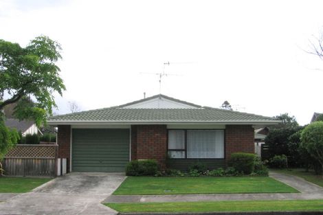 Photo of property in 21 Rosebank Grove, Waikanae, 5036