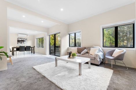 Photo of property in 65 Annett Road, Kumeu, 0891