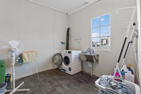 Photo of property in 35 West Street, West End, Palmerston North, 4412