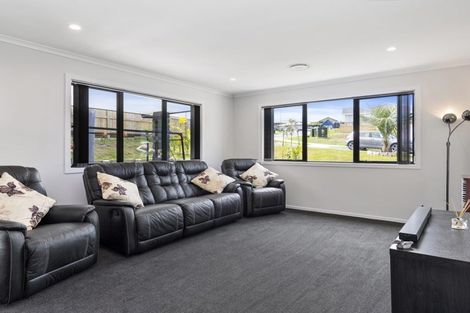 Photo of property in 3 Moira Close, Welcome Bay, Tauranga, 3175