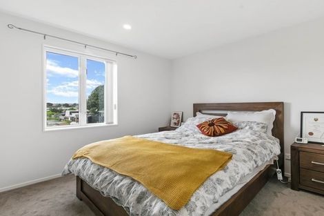 Photo of property in 11 Riroriro Close, Papakura, 2110