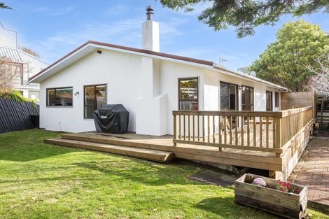 Photo of property in 22 Solander Place, Whitby, Porirua, 5024