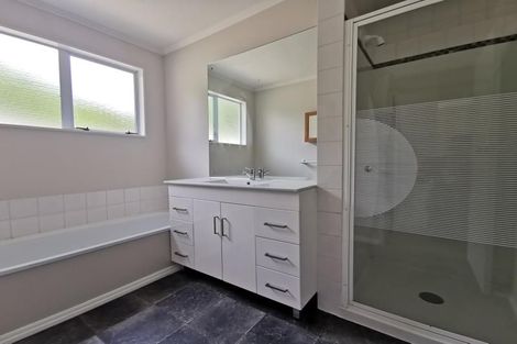 Photo of property in 28 Kaitangata Crescent, Kelson, Lower Hutt, 5010