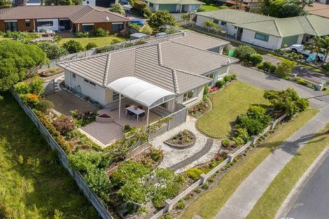 Photo of property in 188 Lakeside Drive, Orewa, 0931