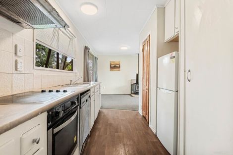 Photo of property in 96 Kayes Road, Pukekohe, 2120