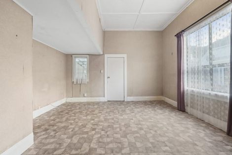 Photo of property in 68 Derwent Street, Island Bay, Wellington, 6023
