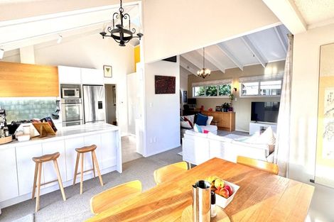 Photo of property in 8 Langstone Place, Chatswood, Auckland, 0626