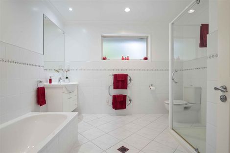 Photo of property in 114g Sandspit Road, Waiuku, 2123