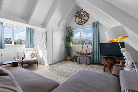 Photo of property in 14 Cumming Street, Okato, 4335