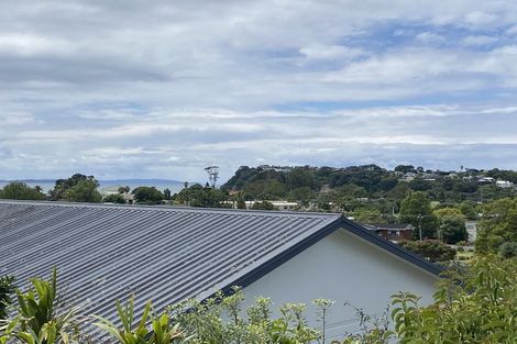 Photo of property in 27a Holiday Road, Stanmore Bay, Whangaparaoa, 0932