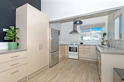 Photo of property in 33 Carnarvon Street, Gisborne, 4010