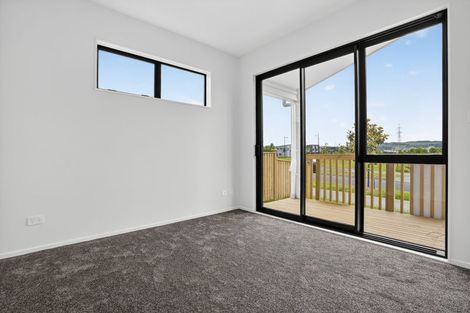 Photo of property in 10 Kaapehu Street, Karaka, 2578