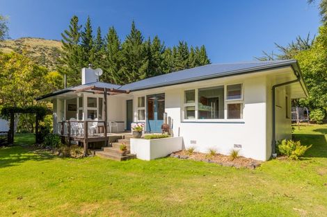 Photo of property in 15 Factory Road, Little Akaloa, 7583