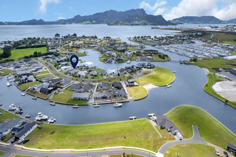 Photo of property in 11 Waitemata Drive, One Tree Point, 0118