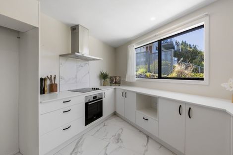 Photo of property in 14 Sainsbury Road, Fernhill, Queenstown, 9300
