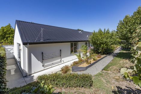 Photo of property in 72 Oakgrove Drive, Rangiora, 7400