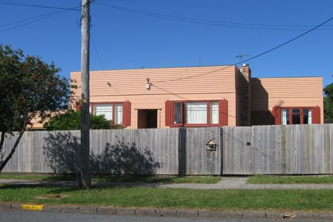 Photo of property in 10 Rewa Street, New Lynn, Auckland, 0600