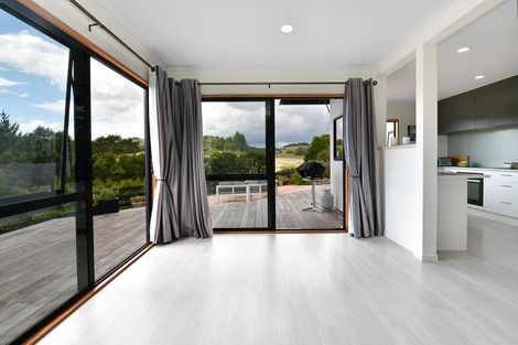 Photo of property in 436 Kanohi Road, Kaukapakapa, 0873